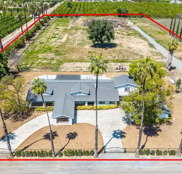 RARE FIVE-ACRE PROPERTY IN RIVERSIDE'S GREENBELT