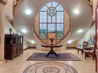 MAGNIFICENT HOME ON A DOUBLE STAND