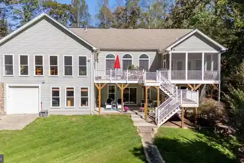 Exquisite Craftsman-Style Waterfront Home