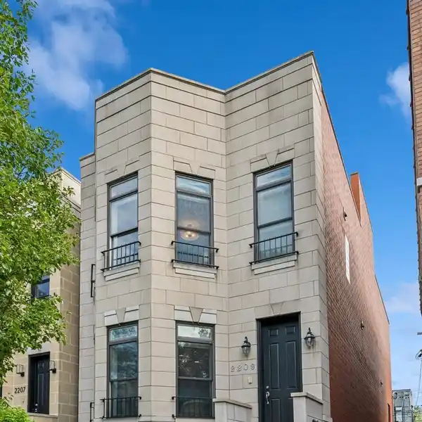 METICULOUSLY MAINTAINED WEST TOWN HOME