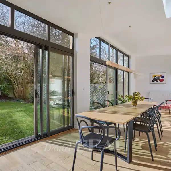 MID-CENTURY CHARM WITH MODERN FAMILY COMFORTS