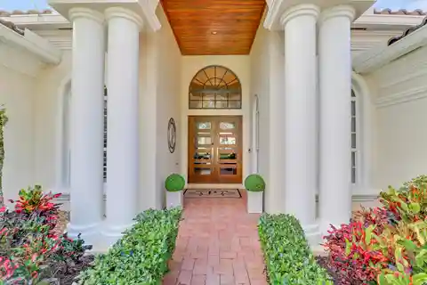 Grand Home with Designer Chef’s Kitchen