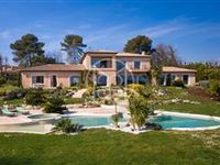 MAGNIFICENT MANSION ESTATE IN MOUGINS