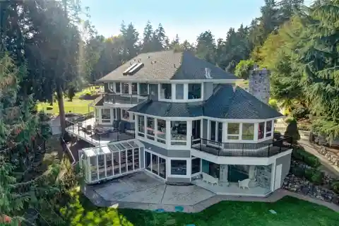 Sound-view Home with Amazing Custom Details