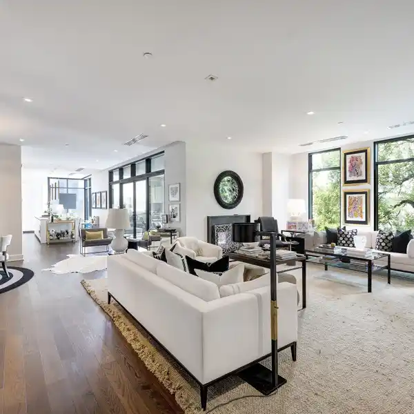 EXCEPTIONAL RESIDENCE IN THE GIORGETTI HOUSTON