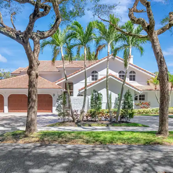 SPACIOUS HOME WITH A VERSATILE PLAN IN PARKSIDE