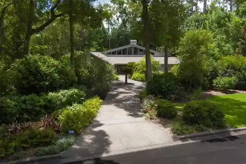 Architectural Sophistication in a Private In-town Setting