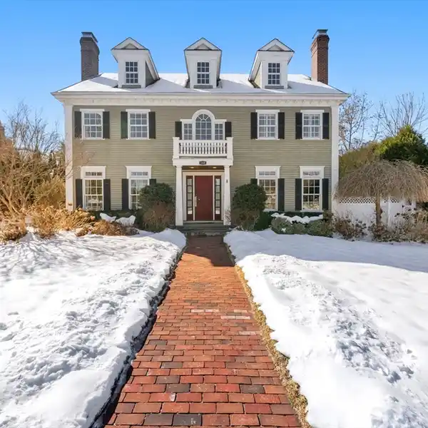 SOPHISTICATED AND IMPECCABLY MAINTAINED COLONIAL HOME