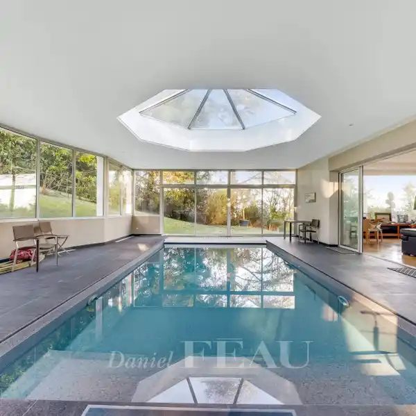 ELEGANT MID-CENTURY WITH PRIVATE POOL RETREAT