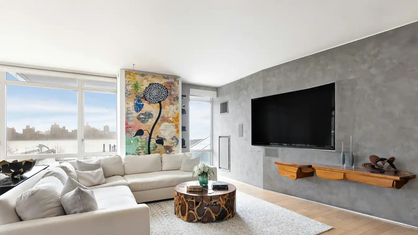 Luxury Two Bedroom with Skyline Views