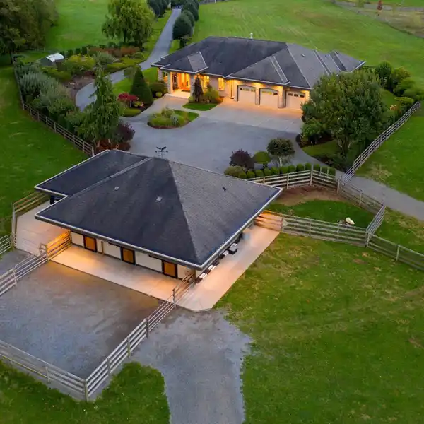 OUTSTANDING 28.39-ACRE EQUESTRIAN ESTATE