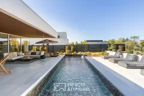 Contemporary Single-Storey Villa