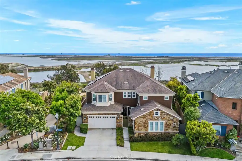 A Masterpiece of Modern Coastal Living