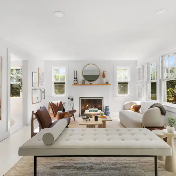 COTTAGE WITH SALTWATER POOL & GYM