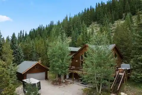 Spacious Mountain Retreat