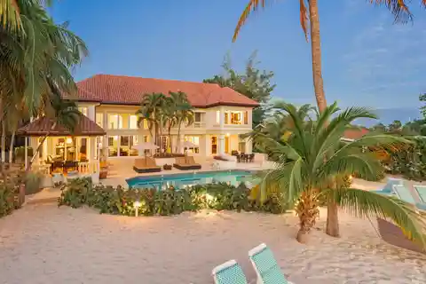 Luxury Trophy Home on Seven Mile Beach