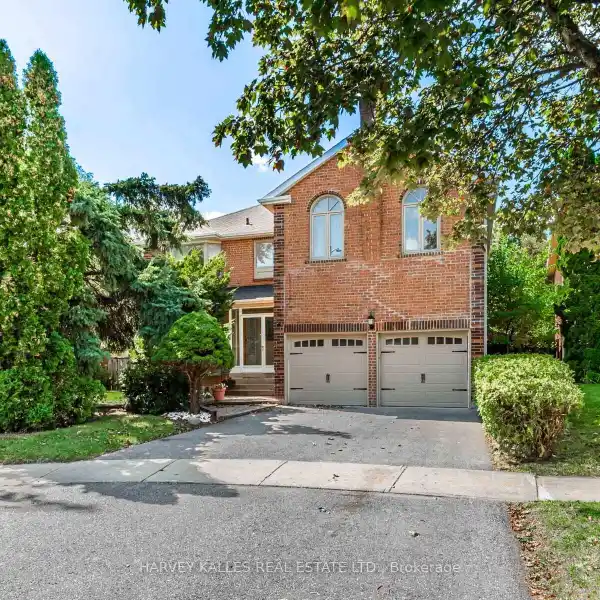 STUNNING HOME IN THE HEART OF THORNHILL