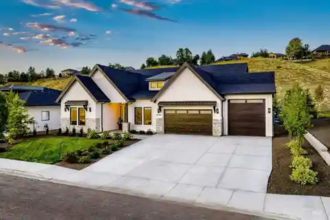 Better Than New Residence in the North End Foothills