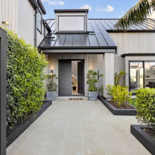 AMAZING PROPERTY OFFERING AN EFFORTLESS LIFESTYLE