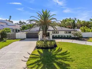 Completely Reimagined Estate in Exclusive Monte Cristo