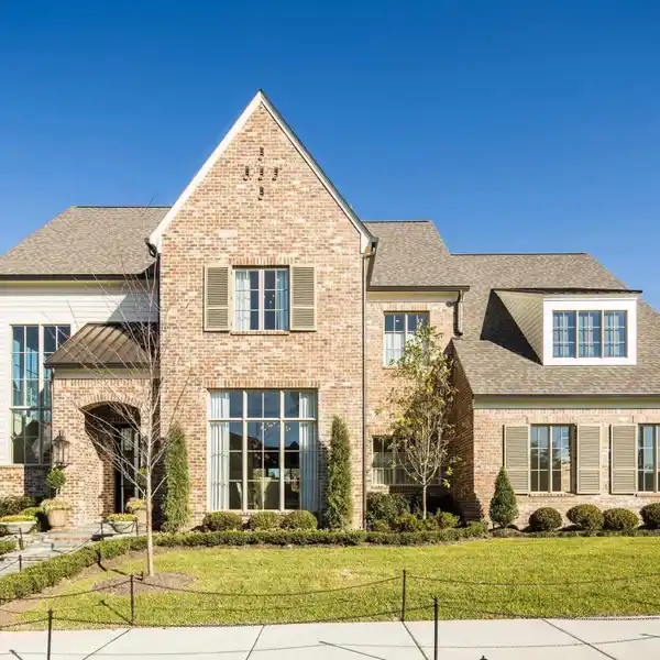 GRAND MANOR DEBUTS AT VESTA WITH TIMELESS LUXURY