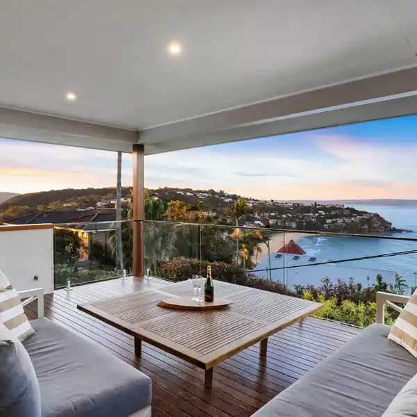 ELEGANT RESIDENCE IN AN EXTRAORDINARY SETTING