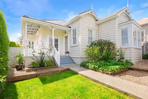 Beautifully Presented 1910 Devonport Family Villa