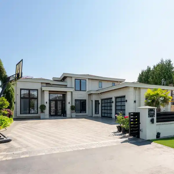 IMMACULATE CUSTOM HOME ON A QUIET STREET