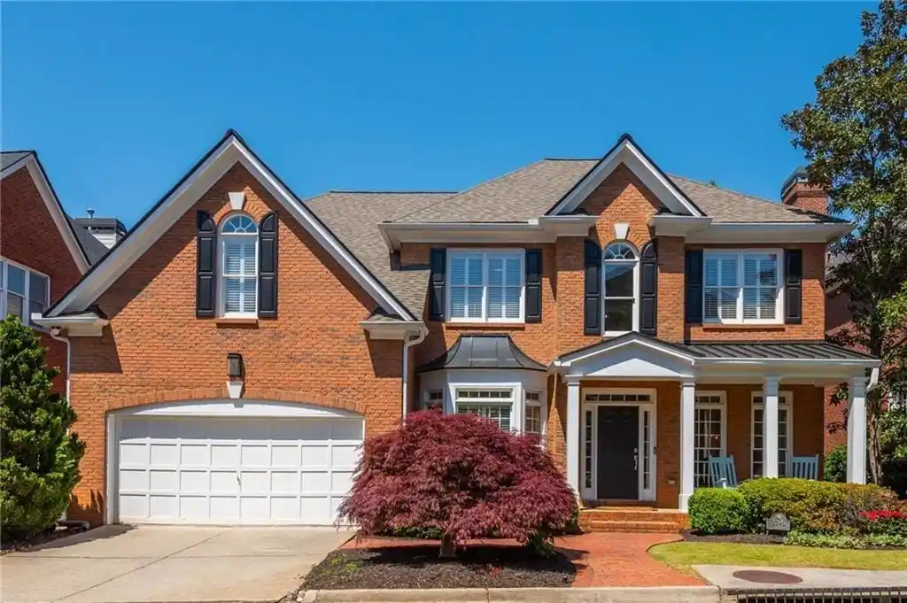 Beautiful Three-sided Brick Traditional