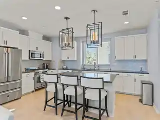 Spectacular Ocean Views from Rooftop Entertainer’s Deck