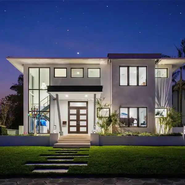 CONTEMPORARY STYLE MEETS TIMELESS CHARM