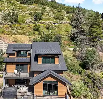 Elegant Contemporary Residence