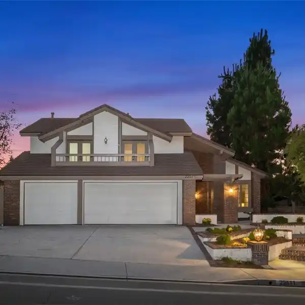 STUNNING CASA GRANDE MODEL HOME
