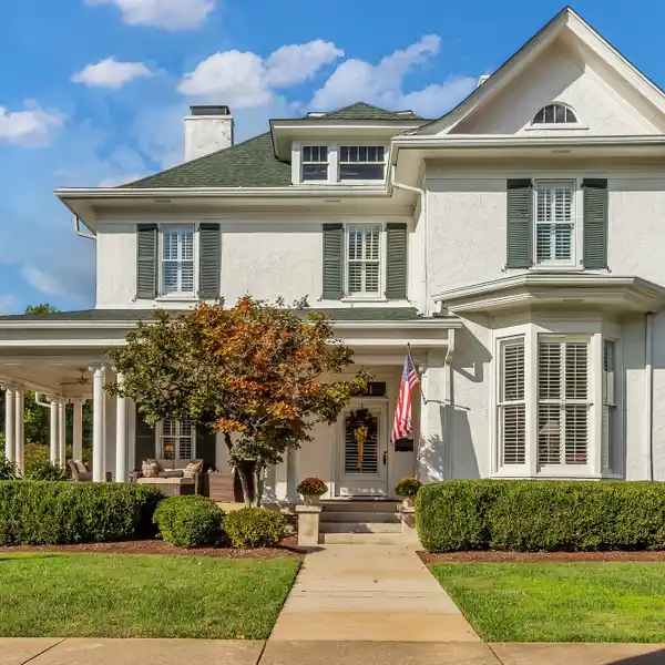 HISTORIC CHARM MEETS MODERN UPGRADES IN DOWNTOWN