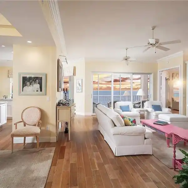 RARE DIRECT BEACHFRONT PENTHOUSE IN BAREFOOT BEACH