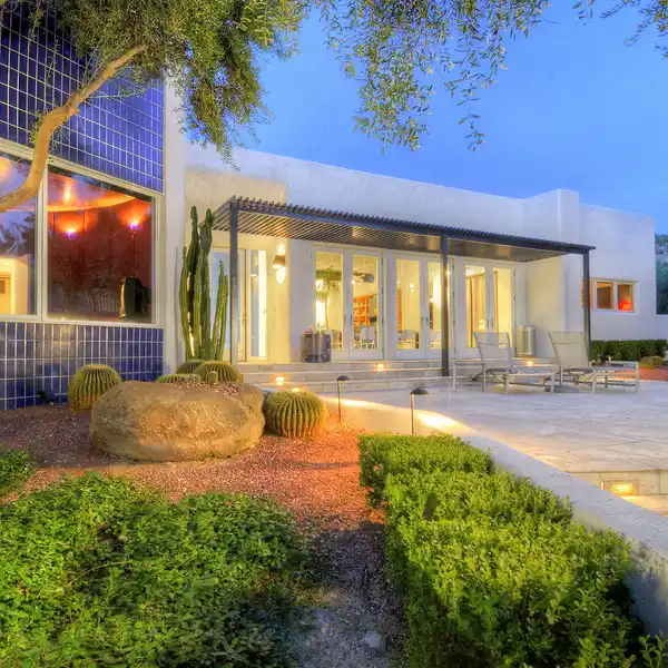 VERSATILE CONTEMPORARY RESIDENCE IN CANYON RANCH RESORT
