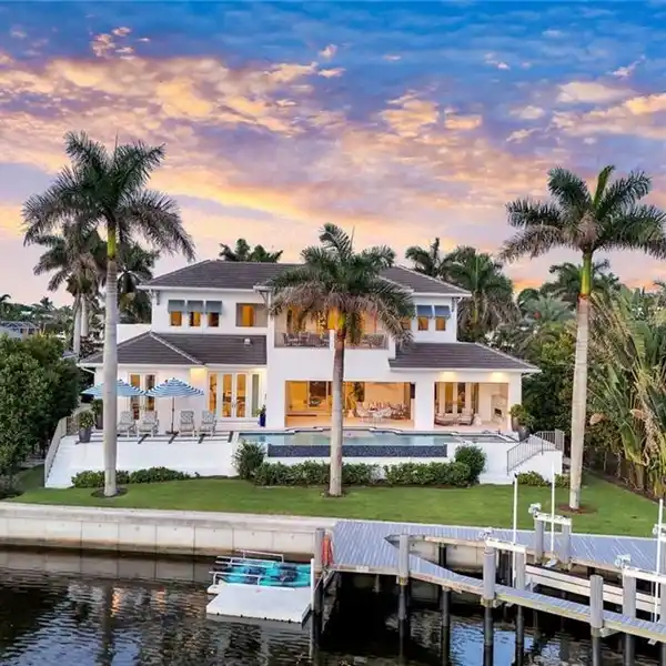 MODERN SOPHISTICATION WITH TIMELESS DESIGN IN PARK SHORE