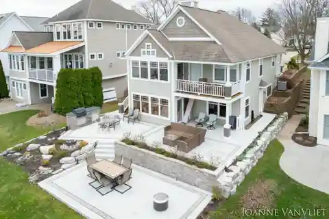 Lakefront Living at Its Best