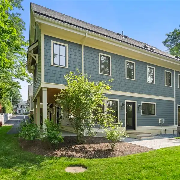 EXCEPTIONAL RESIDENCE IN THE PASSIVE HOUSE DEVELOPMENT