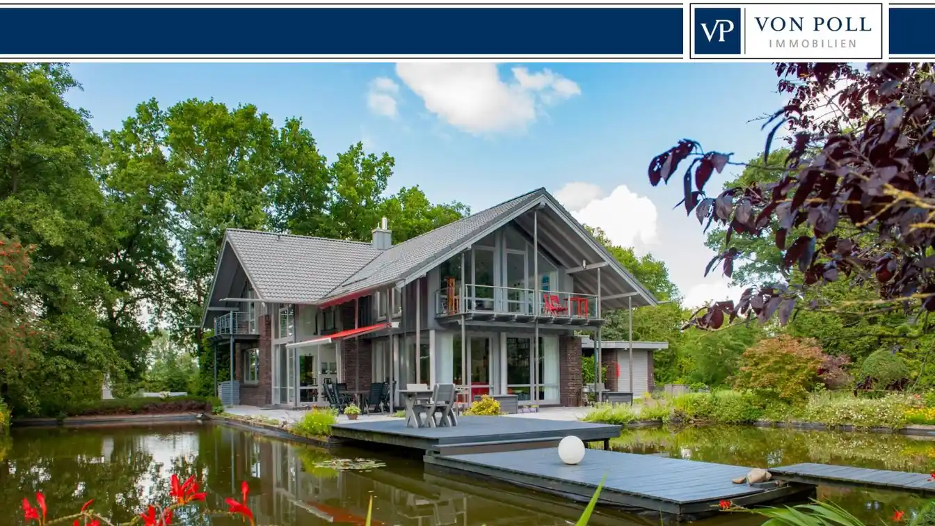 Architect-designed House with Large Plot in a Virtually Secluded Location