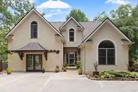 Beautifully Appointed Home in a Retreat-Like Setting