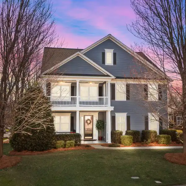 BEAUTIFUL CHARLESTON STYLE HOME IN POPULAR LAWSON
