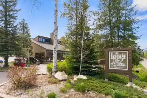 Top-floor Home in the Lodge