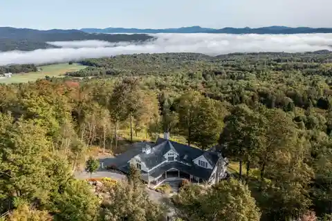 Classic New England Retreat in Stowe