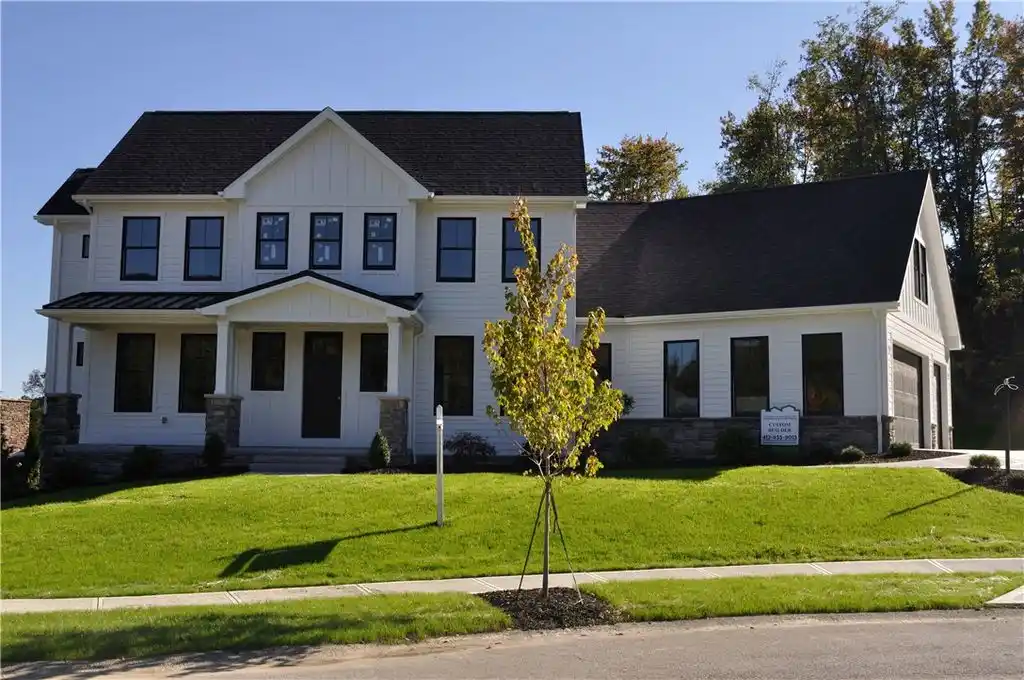 Beautiful Custom Home in Ehrman Farms