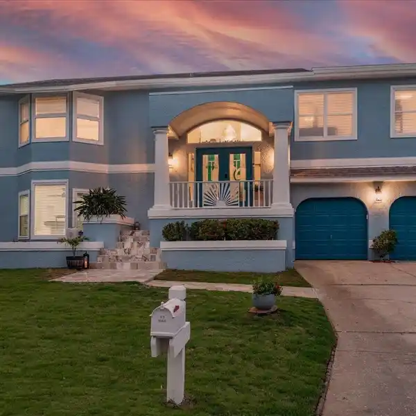 MODERN LUXURY WITH RELAXED COASTAL LIVING