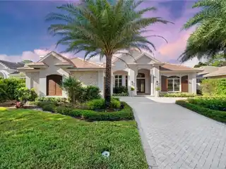 Exquisite Home in Prestigious Grey Oaks