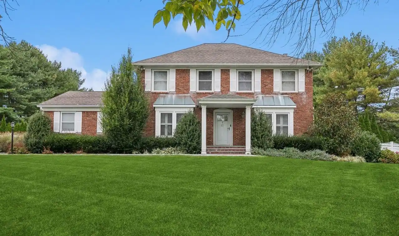 Gorgeous Colonial in Timber Ridge