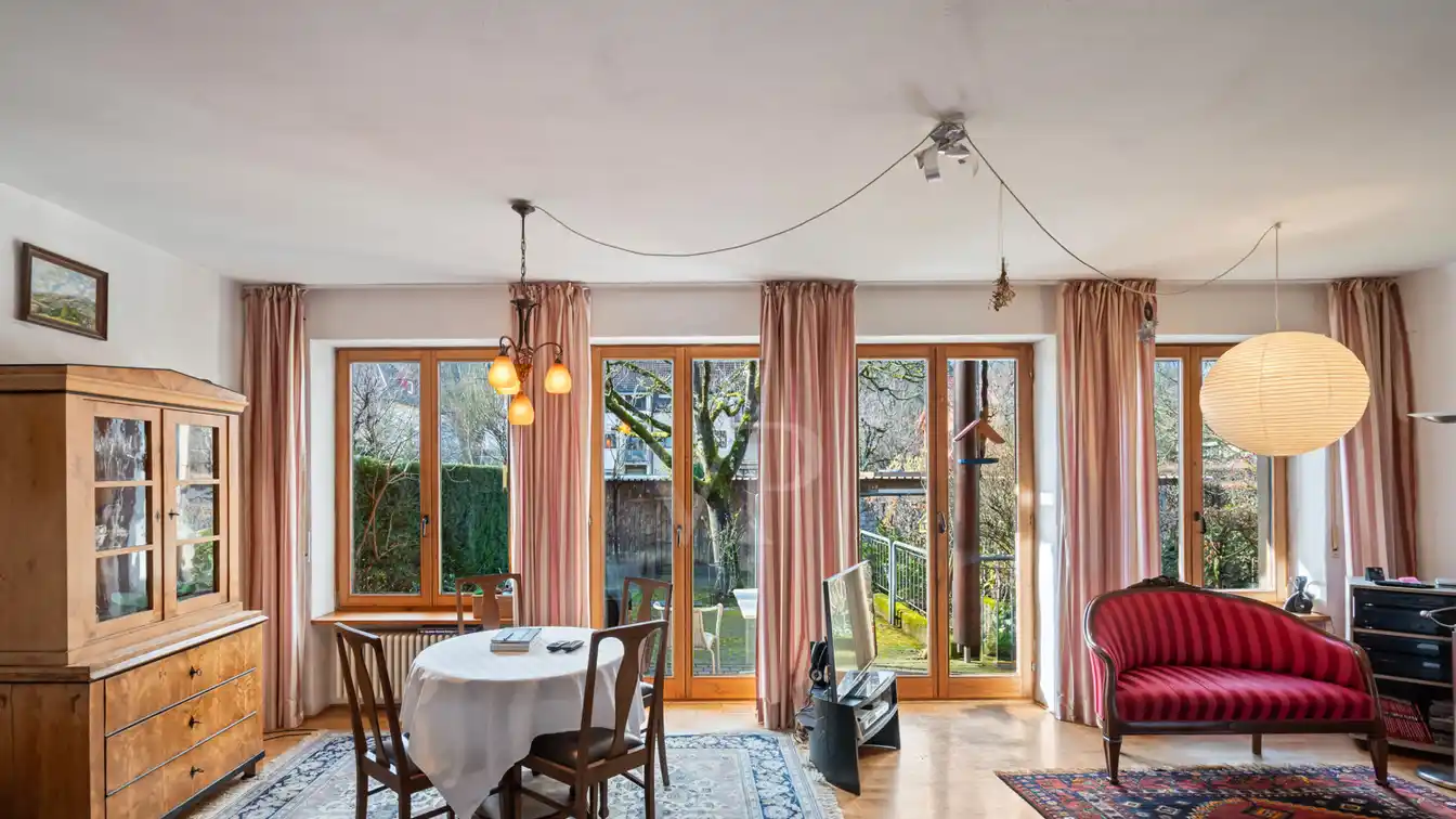 Well-maintained Home in the Popular Holbein District