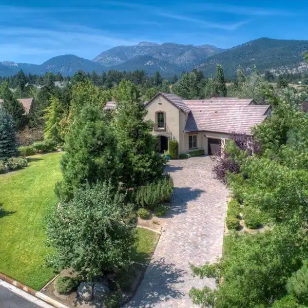 INCREDIBLE MONTREUX HOME WITH TREMENDOUS MOUNT ROSE VIEWS